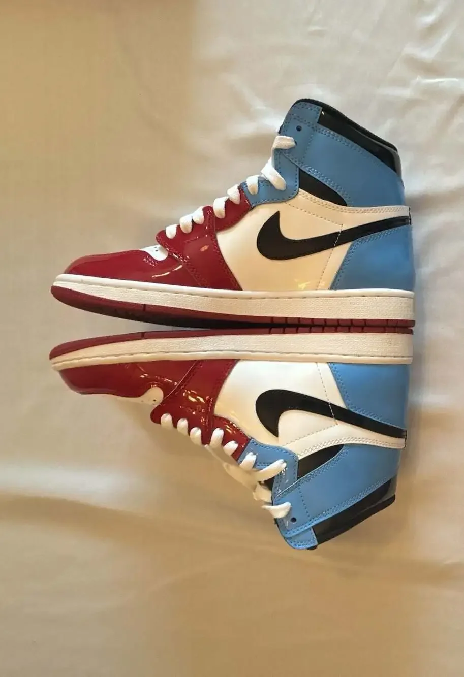 Nike Air Jordan 1 Retro High OG Fearless UNC Chicago CK5666-100
